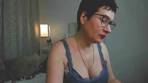 Snapshot of jennymons chatting on 04/01/26, 01:41 Jenny online show from 04/01/26, 01:41