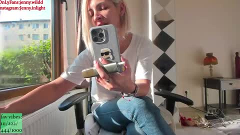 infamous blondiechloe.             Jennyjennywildd online show from 05/19/26, 05:03