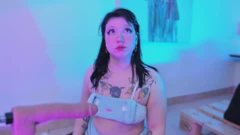 Angela online show from 09/19/25, 11:44