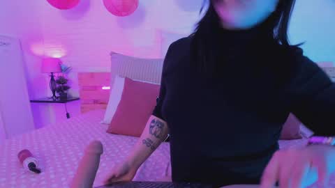 Angela online show from 10/07/25, 02:09