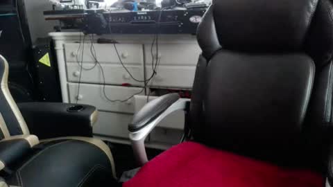 Snapshot of jeremiah0827 chatting on 12/02/25, 07:42 jeremiah0827 online show from 12/02/25, 07:42