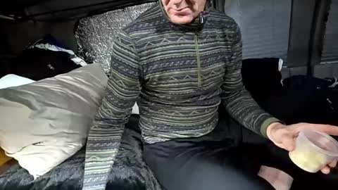 Snapshot of jeremycassanova chatting on 12/15/25, 04:17 Jeremy online show from 12/15/25, 04:17