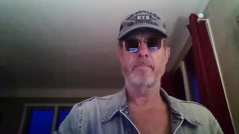 Snapshot of jerflor chatting on 02/08/26, 05:27 jerflor online show from 02/08/26, 05:27