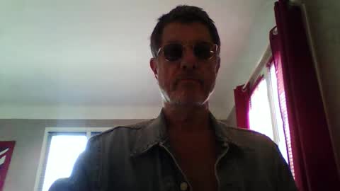 Snapshot of jerflor chatting on 02/17/26, 12:23 jerflor online show from 02/17/26, 12:23