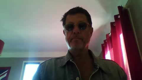 Snapshot of jerflor chatting on 02/21/26, 12:17 jerflor online show from 02/21/26, 12:17