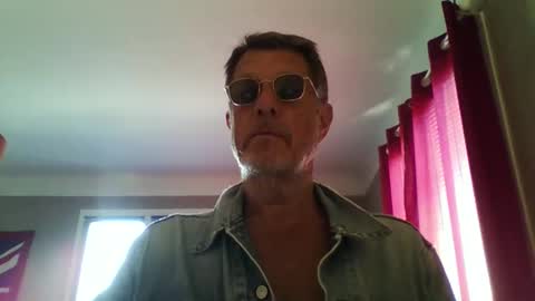 Snapshot of jerflor chatting on 04/23/26, 01:13 jerflor online show from 04/23/26, 01:13