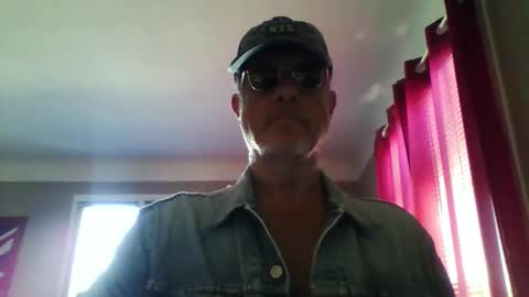 Snapshot of jerflor chatting on 04/25/26, 01:52 jerflor online show from 04/25/26, 01:52