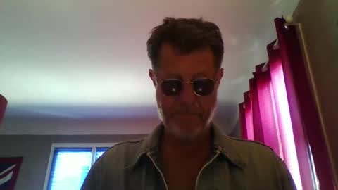Snapshot of jerflor chatting on 05/23/26, 11:03 jerflor online show from 05/23/26, 11:03