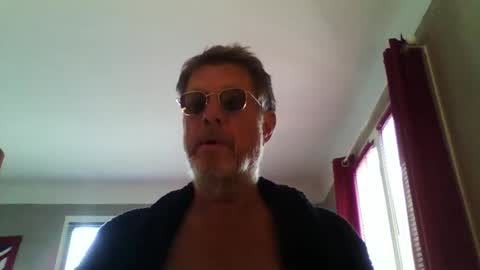 Snapshot of jerflor chatting on 06/04/26, 01:17 jerflor online show from 06/04/26, 01:17