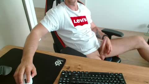 Boy likes daddies online show from 06/01/26, 01:57