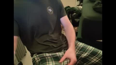 Snapshot of jerkmejake chatting on 12/23/24, 02:17 jerkmejake online show from 12/23/24, 02:17