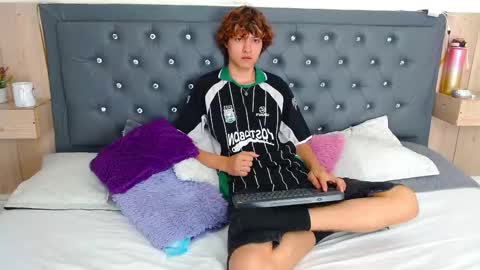 jermi_johnson online show from 09/10/25, 12:49