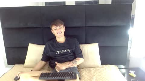 Snapshot of jerom_xx chatting on 10/09/25, 08:07 Jerom xx online show from 10/09/25, 08:07