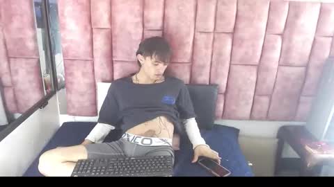 Snapshot of jerom_xx chatting on 10/16/25, 09:16 Jerom xx online show from 10/16/25, 09:16