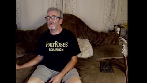 Snapshot of jerryfan239 chatting on 11/24/25, 04:01 jerryfan239 online show from 11/24/25, 04:01