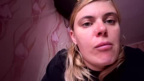 JeslyNomert online show from 10/11/25, 12:47