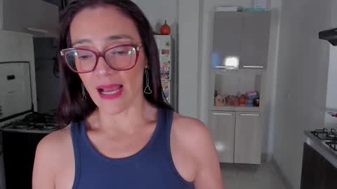 Snapshot of jess1ca_herrera chatting on 11/17/25, 10:37 jessica herreraToday I will be your devil and you my victim online show from 11/17/25, 10:37