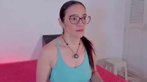 Snapshot of jess1ca_herrera chatting on 07/31/26, 01:32 jessica herreraToday I will be your devil and you my victim online show from 07/31/26, 01:32