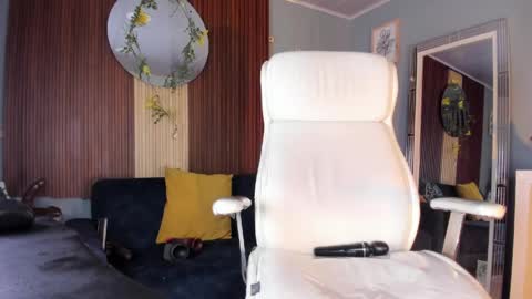 Jessie online show from 05/23/26, 12:09