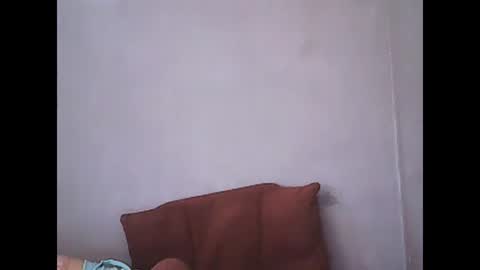 Snapshot of jessa_21 chatting on 12/14/24, 01:28 jessa_21 online show from 12/14/24, 01:28