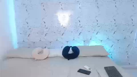 Snapshot of jessdant_luv chatting on 09/09/25, 04:12 Hello we are Jesse and Dante. online show from 09/09/25, 04:12