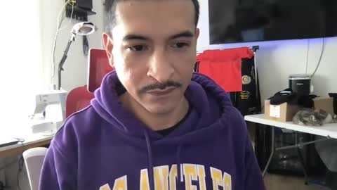 Snapshot of jesselopezcali chatting on 01/06/25, 07:56 Hungjessy online show from 01/06/25, 07:56