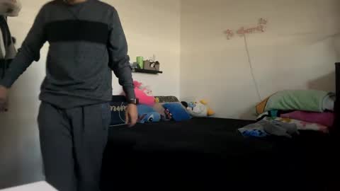 Snapshot of jesselopezcali chatting on 02/21/25, 06:04 Hungjessy online show from 02/21/25, 06:04