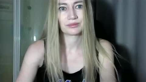 JessFox1 online show from 12/14/24, 12:33