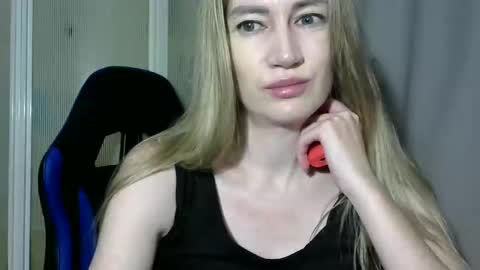 JessFox1 online show from 12/14/24, 10:07
