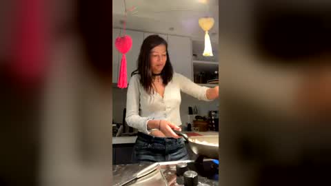 Jessica Gomez online show from 07/06/26, 12:51