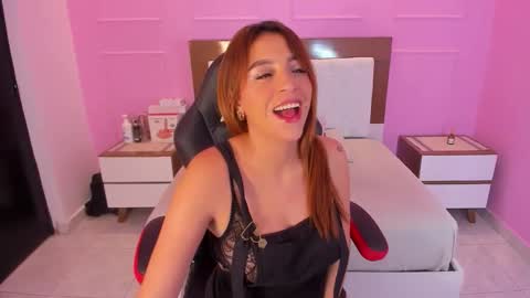 Snapshot of jessi_jones1 chatting on 10/21/25, 03:18 J E S S I online show from 10/21/25, 03:18