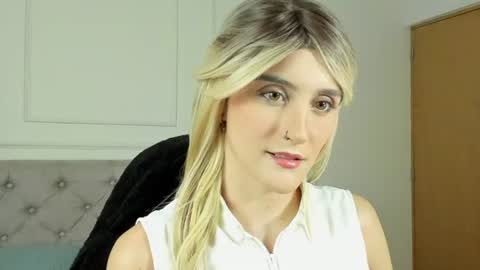 Snapshot of jessica_lisbon chatting on 06/10/26, 04:17 Jessica online show from 06/10/26, 04:17