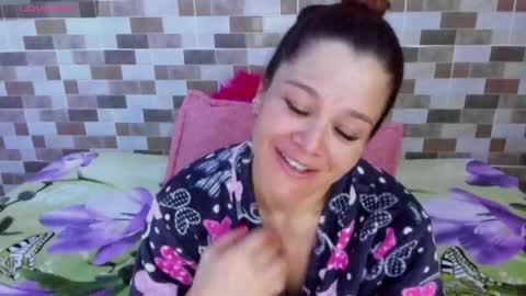 Snapshot of jessica_robertss chatting on 06/03/26, 01:14 jessimodel independient online show from 06/03/26, 01:14
