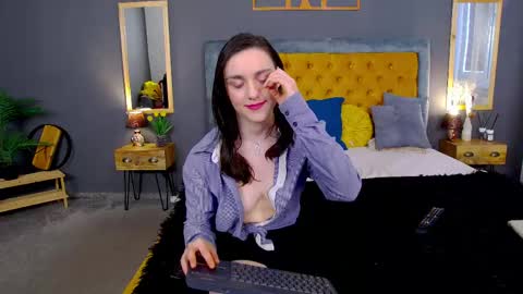 Snapshot of jessica_whitte_ chatting on 05/18/26, 04:18 Jessica White online show from 05/18/26, 04:18