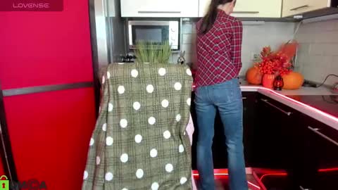 Snapshot of jessicaforris chatting on 11/03/25, 07:53 jessicaforris online show from 11/03/25, 07:53