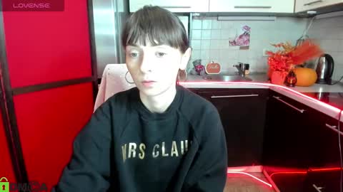 jessicaforris online show from 12/01/25, 07:46