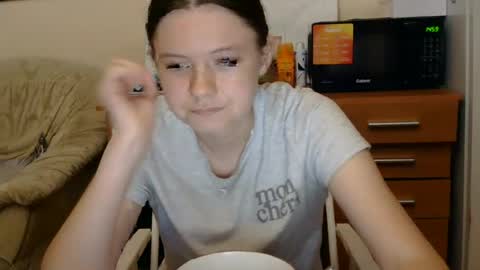 Snapshot of jessicaholland1 chatting on 07/12/26, 06:43 jessicaholland1 online show from 07/12/26, 06:43