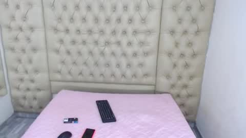 Jessica online show from 10/10/25, 07:24