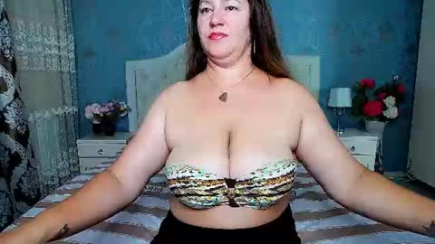 single mommy online show from 06/23/26, 08:51