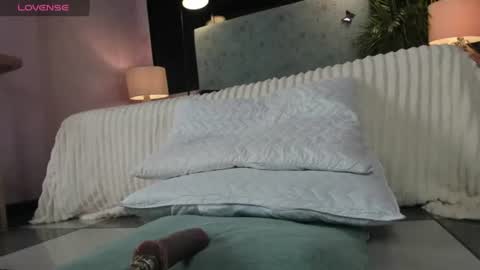 JESSI AND NAOMI online show from 07/12/26, 02:57
