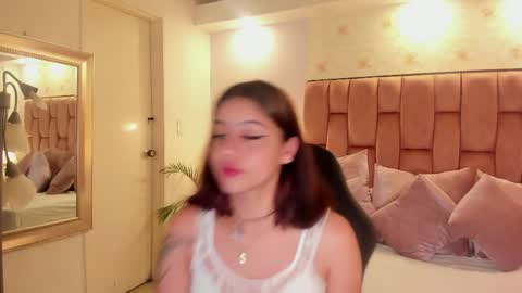 Snapshot of jessicamoonn chatting on 05/19/26, 03:24 Jessica online show from 05/19/26, 03:24