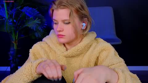 Snapshot of jessicaoconnor chatting on 12/19/24, 07:18 jessicaoconnor online show from 12/19/24, 07:18