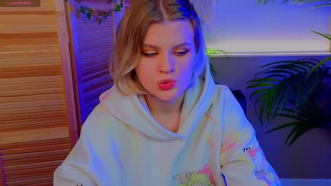 Snapshot of jessicaoconnor chatting on 12/22/24, 01:33 jessicaoconnor online show from 12/22/24, 01:33