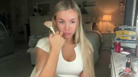 Snapshot of jessicaparkerrr chatting on 11/03/25, 07:48 Jessica Parker online show from 11/03/25, 07:48