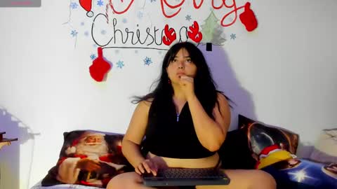 jessicared18 online show from 12/19/24, 04:45