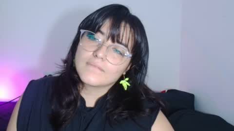 Snapshot of jessicared18 chatting on 10/21/25, 02:18 jessicared18 online show from 10/21/25, 02:18