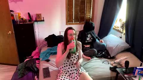 Snapshot of jessicastarla chatting on 06/05/26, 10:59 Jessica Starla online show from 06/05/26, 10:59