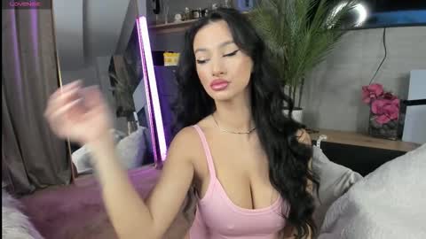 Snapshot of jessicaverse chatting on 11/04/25, 04:44 Jess online show from 11/04/25, 04:44