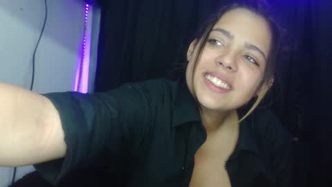 Snapshot of jessie_wild chatting on 01/15/25, 06:01 jessie_wild online show from 01/15/25, 06:01