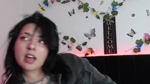 Snapshot of jessie_wild chatting on 10/22/25, 03:18 jessie_wild online show from 10/22/25, 03:18